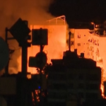 Libano, le immagini degli attacchi notturni su Beirut