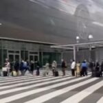 Germania, ponte lungo e Oktoberfest: due km di fila ad aeroporto Monaco