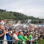 Pontida, giovani Lega contestano Tajani. Salvini: “Chiedo scusa a nome loro”