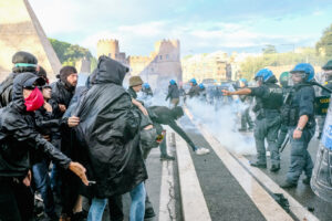 Roma, corteo pro Palestina: scontri manifestanti-forze dell’ordine in via Ostiense