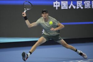 Atp Shanghai, esordio vincente per Sinner: battuto Daniel in due set