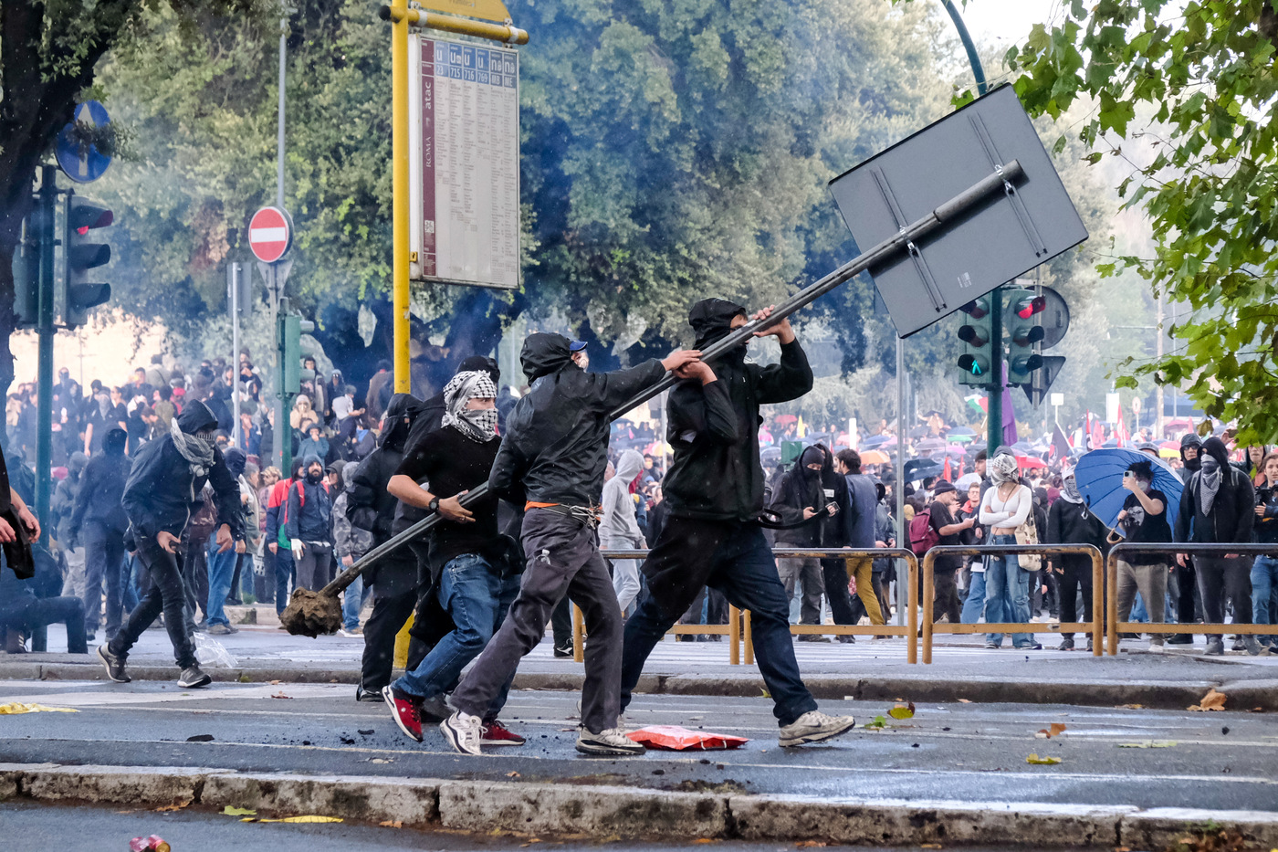 corteo pro da Lapresse