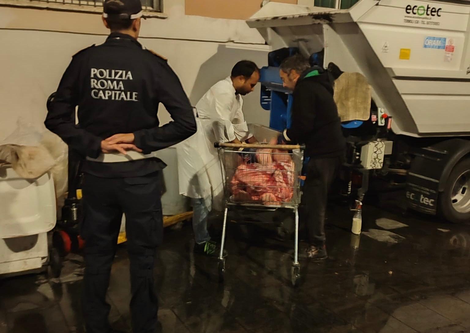 Roma, controlli al mercato Esquilino: sequestrati 150 kg di carne avariata