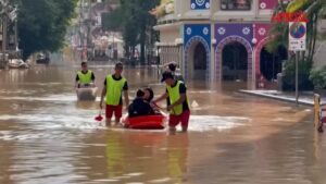 Thailandia, i cittadini di Chiang Mai ancora alle prese con le inondazioni