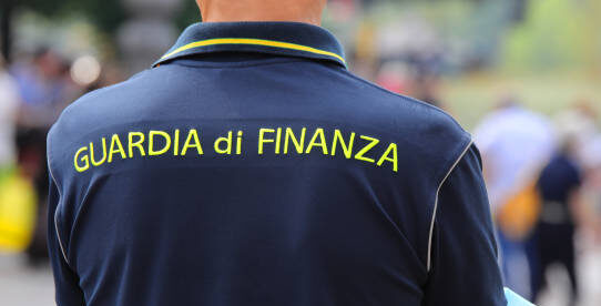 Mafia, scambio elettorale ed estorsione: 6 arresti tra Bari e Foggia Mafia, scambio elettorale ed estorsione: 6 arresti tra Bari e Foggia