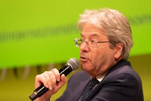 Manovra, Gentiloni: “Bene prudenza Giorgetti, non è rinuncia a riforme”