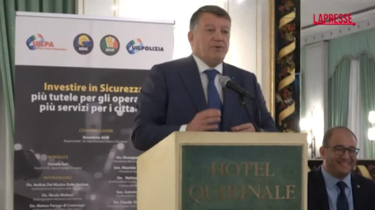 VIDEO Sicurezza, Bombardieri: “Per forze dell’ordine servono salari, organico e libertà sindacali” VIDEO Sicurezza, Bombardieri: “Per forze dell’ordine servono salari, organico e libertà sindacali”