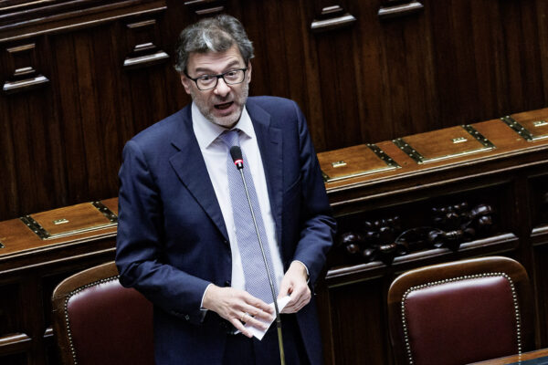 Psb, Giorgetti: “Autotrasportatori non interessati da allineamento accise”