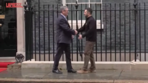 Ucraina, Zelensky a Londra incontra il premier britannico Starmer a Downing Street