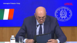 Libano, Crosetto sull’attacco a base Unifil: “Può essere un crimine di guerra”