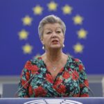 Migranti, Johansson: “-40% arrivi irregolari, +18% rimpatri nel 2024”