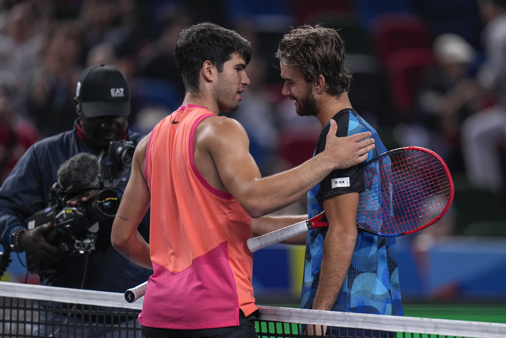 Atp Shanghai, Machac batte Alcaraz: semifinale con Sinner