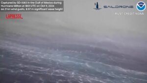 Uragano Milton, nel Golfo del Messico onde spaventose: le immagini del drone