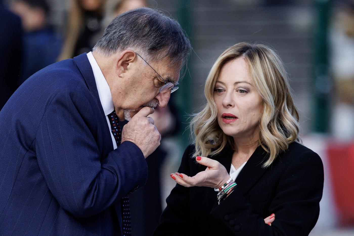 Bari, inchiesta pm: spiati conti bancari di Meloni, La Russa, Giambruno e altri politici