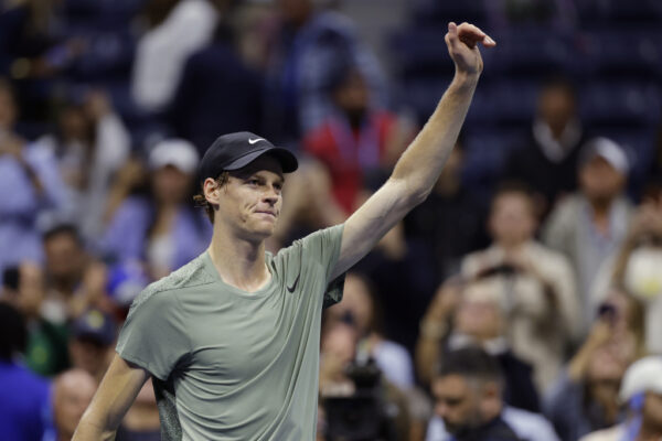 Atp Shanghai, Sinner batte Medvedev in due set e vola in semifinale