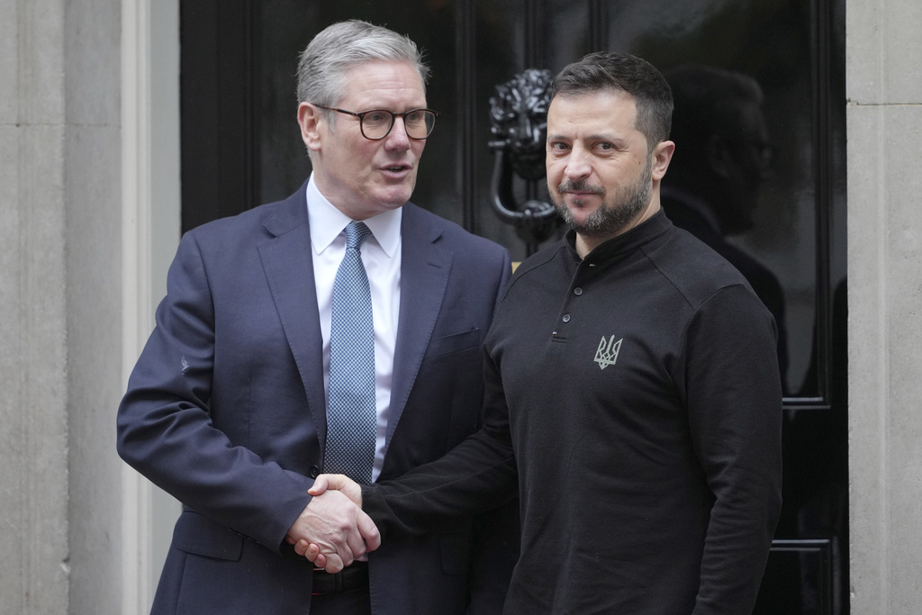 Ucraina, Zelensky a Londra: incontro con Starmer a Downing Street