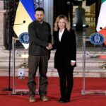 Ucraina, Zelensky vede Meloni dopo gli incontri con Starmer e Macron