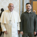 Ucraina, Zelensky incontra il Papa e poi Scholz: “Pace giusta possibile nel 2025”
