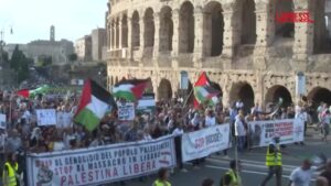 Roma, manifestazione pro Palestina: centinaia di persone in marcia