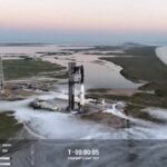 SpaceX, nuovo test di volo per Starship: razzo rientra alla base per la prima volta