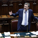 Manovra, Giorgetti si confronta con le banche: entrate soprattutto da tagli