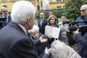 Milano - Deposizione di corone al Monumento ai piccoli martiri di Gorla