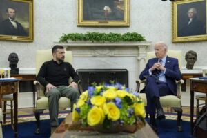 Il Presidente Biden incontra il Presidente Zelensky nello Studio Ovale della Casa Bianca