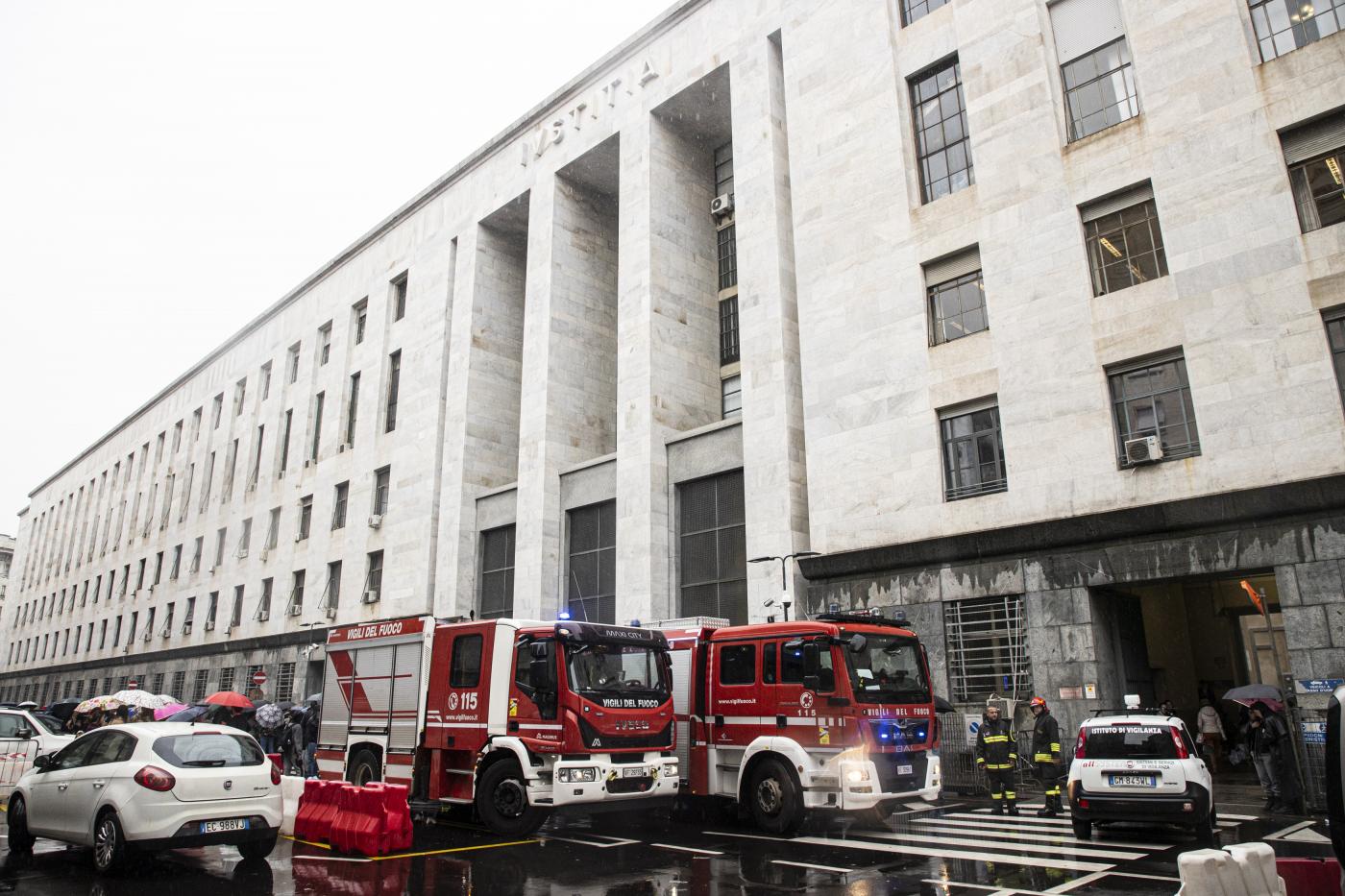 Milano, incendio al tribunale: dipendenti rientrano dopo evacuazione