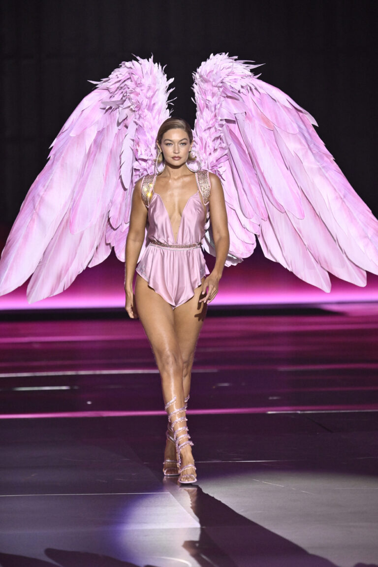 Victoria’s Secret Show 2024, tornano in passerella gli Angeli di Victoria