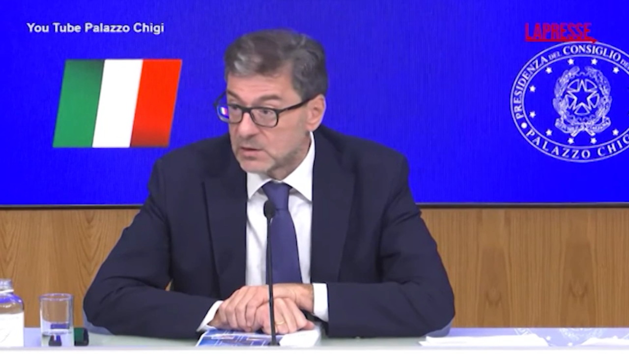 Manovra, Giorgetti: “Contributo banche io lo chiamo sacrificio”