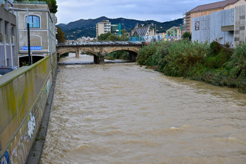 Galleria foto 'Maltempo: allerta massima in Liguria, frane e corsi d’acqua in piena' - foto 4