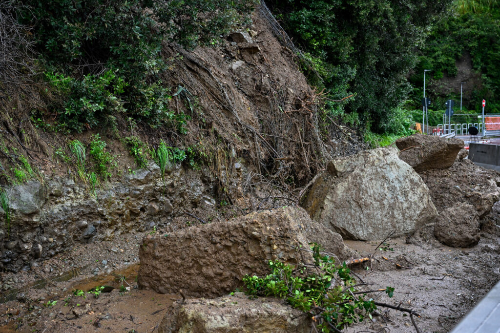 Galleria foto 'Maltempo: allerta massima in Liguria, frane e corsi d’acqua in piena' - foto 15