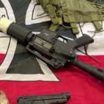 Svastiche, aggressioni razziste e incitamento al nazifascismo: minorenni perquisiti in tutta Italia