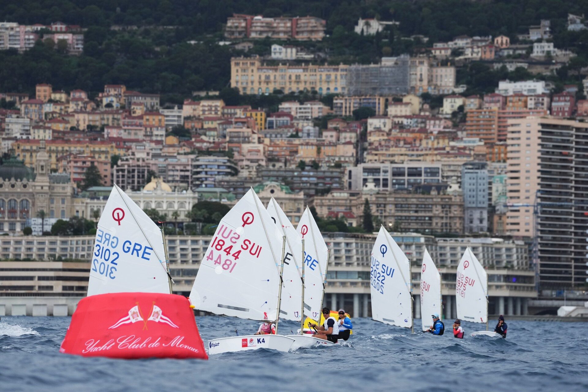 Allo Yacht Club de Monaco prime regate per l’Optimist European Team Racing Championship  