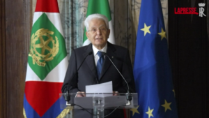 Lavoro, Mattarella: “Rendere effettiva parità retribuzioni uomo-donna”