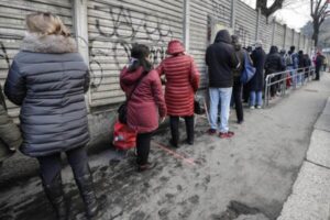 Istat, nel 2023 in povertà assoluta 1,29 milioni di minori: record da 2014