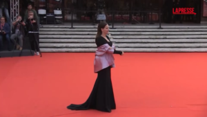 Festa del Cinema di Roma, Juliette Binoche incanta il red carpet