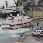 Bari, arrivati in porto i 12 migranti rimpatriati dall’Albania