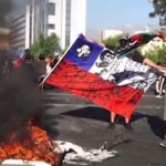 Cile, scontri tra manifestanti e polizia in occasione della commemorazione dell’anniversario dei disordini di massa