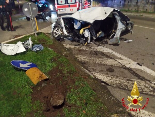 Varese, incidente stradale a Tradate: morto un 18enne