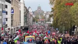 Belgio, gigantesca manifestazione pro-Palestina a Bruxelles