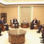 Siria, il ministro degli Esteri giordano Safadi incontra il presidente Assad e i funzionari siriani a Damasco