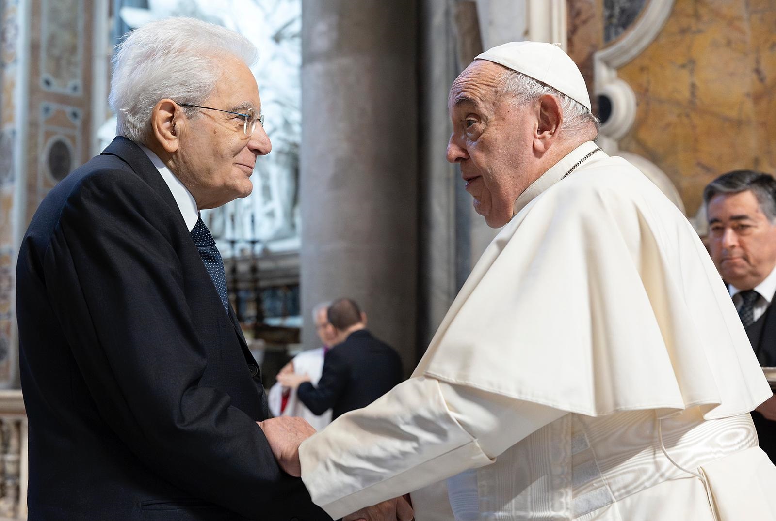 Vaticano, Mattarella alla messa per le canonizzazioni celebrata dal Papa Vaticano, Mattarella alla messa per le canonizzazioni celebrata dal Papa