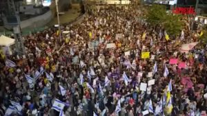 Israele, migliaia di persone protestano a Tel Aviv