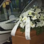 Omicidio Rozzano, palloncini biancazzurri per l’ultimo saluto a Manuel Mastrapasqua