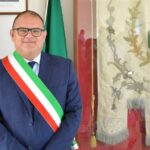 Napoli, arrestato il sindaco di Poggiomarino: per la Dda il clan condizionò le elezioni