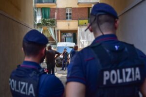 Operazioni di sgombero di tre immobili nel complesso di via Sospello 163 a Torino