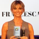 Lo stile di Francesca Fialdini diventa ‘Eccellenza Televisiva’