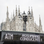 “Assumiamo conducenti”: l’annuncio insolito su un autobus Atm a Milano