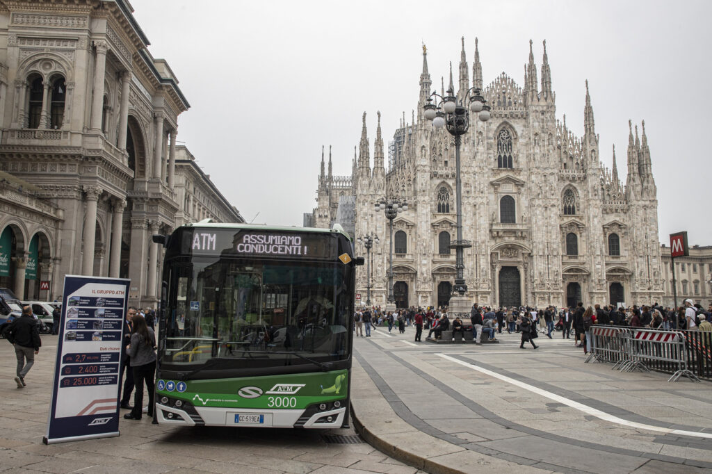 Galleria foto '“Assumiamo conducenti”: l’annuncio insolito su un autobus Atm a Milano' - foto 4
